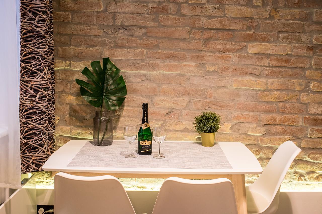 Very Stylish And Fresh Studio Home In The Center ブダペスト エクステリア 写真