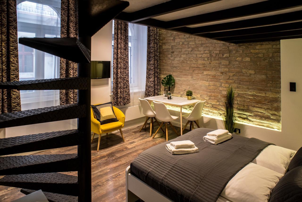 Very Stylish And Fresh Studio Home In The Center ブダペスト エクステリア 写真
